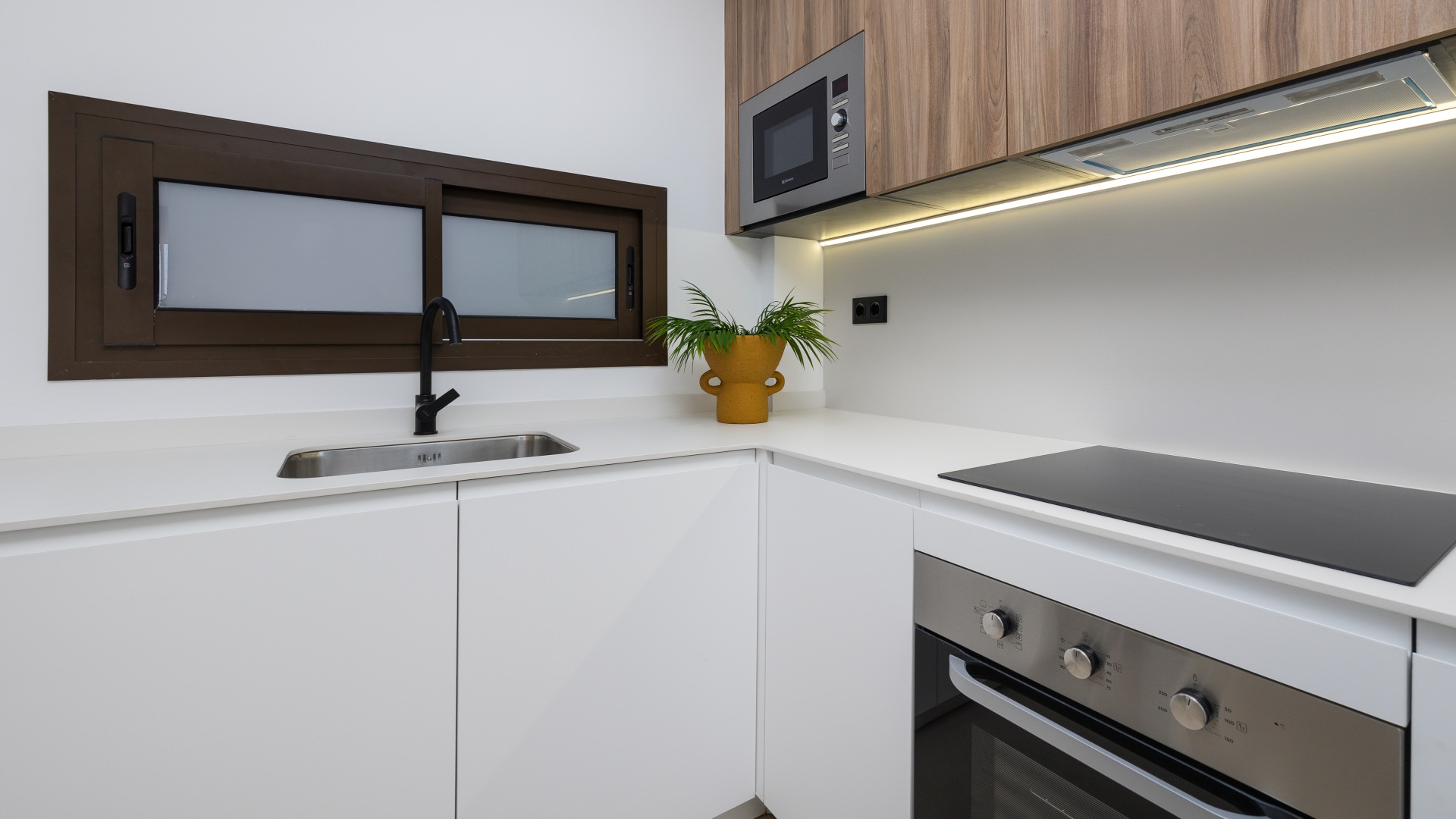 AGA-002-Antaal-Life-016